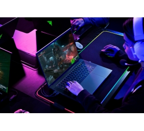 Razer | Blade 16 | Black | 16 " | QHD+ | 2560 x 1600 | Anti-glare | Intel Core i9 | i9-13950HX | 16 GB | DDR5-5600 | SSD 1000 GB | NVIDIA GeForce RTX 4070 | GDDR6 | 8 GB | Windows 11 Home | 802.11az | Keyboard language English | Keyboard backlit | Warrant