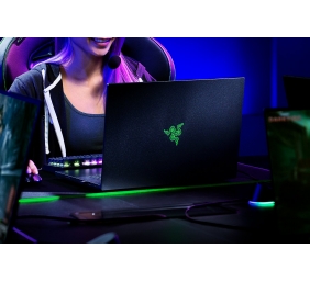 Razer | Blade 16 | Black | 16 " | QHD+ | 2560 x 1600 | Anti-glare | Intel Core i9 | i9-13950HX | 16 GB | DDR5-5600 | SSD 1000 GB | NVIDIA GeForce RTX 4070 | GDDR6 | 8 GB | Windows 11 Home | 802.11az | Keyboard language English | Keyboard backlit | Warrant